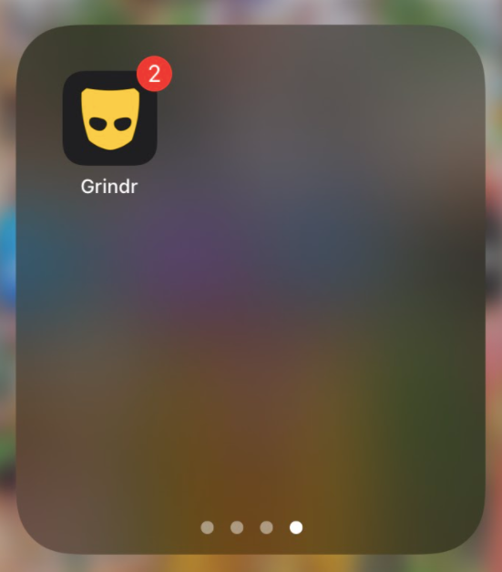 Screenshot of Grindr app logo with two unread messages. (Screenshot: VIVEK TANNA/The Stanford Daily)