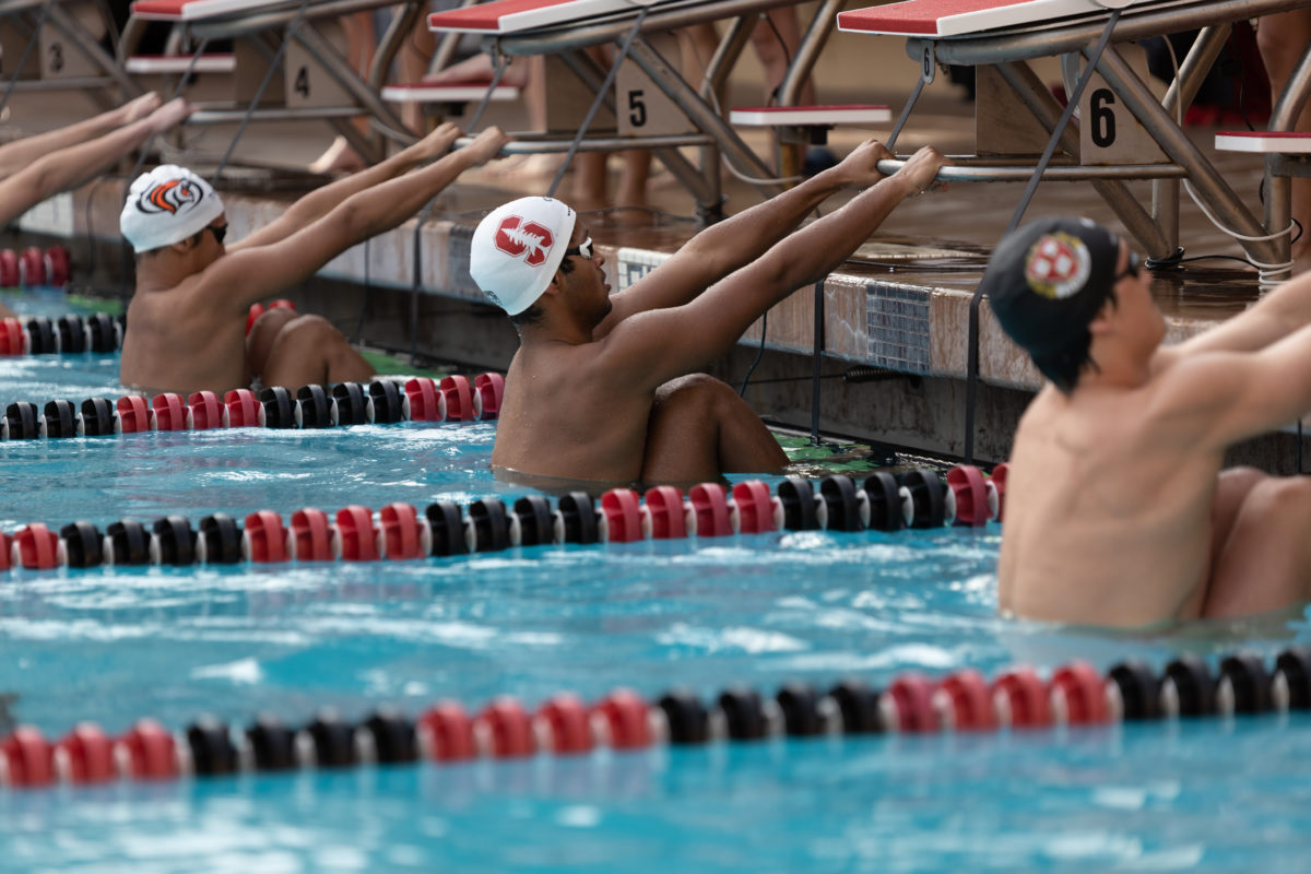 Minakov, Polonsky help men's swimming to wins over Harvard, Pacific
