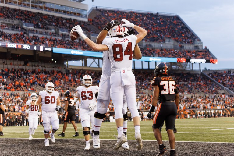 Tight End Benjamin Yurosek scores touchdown against Oregon State