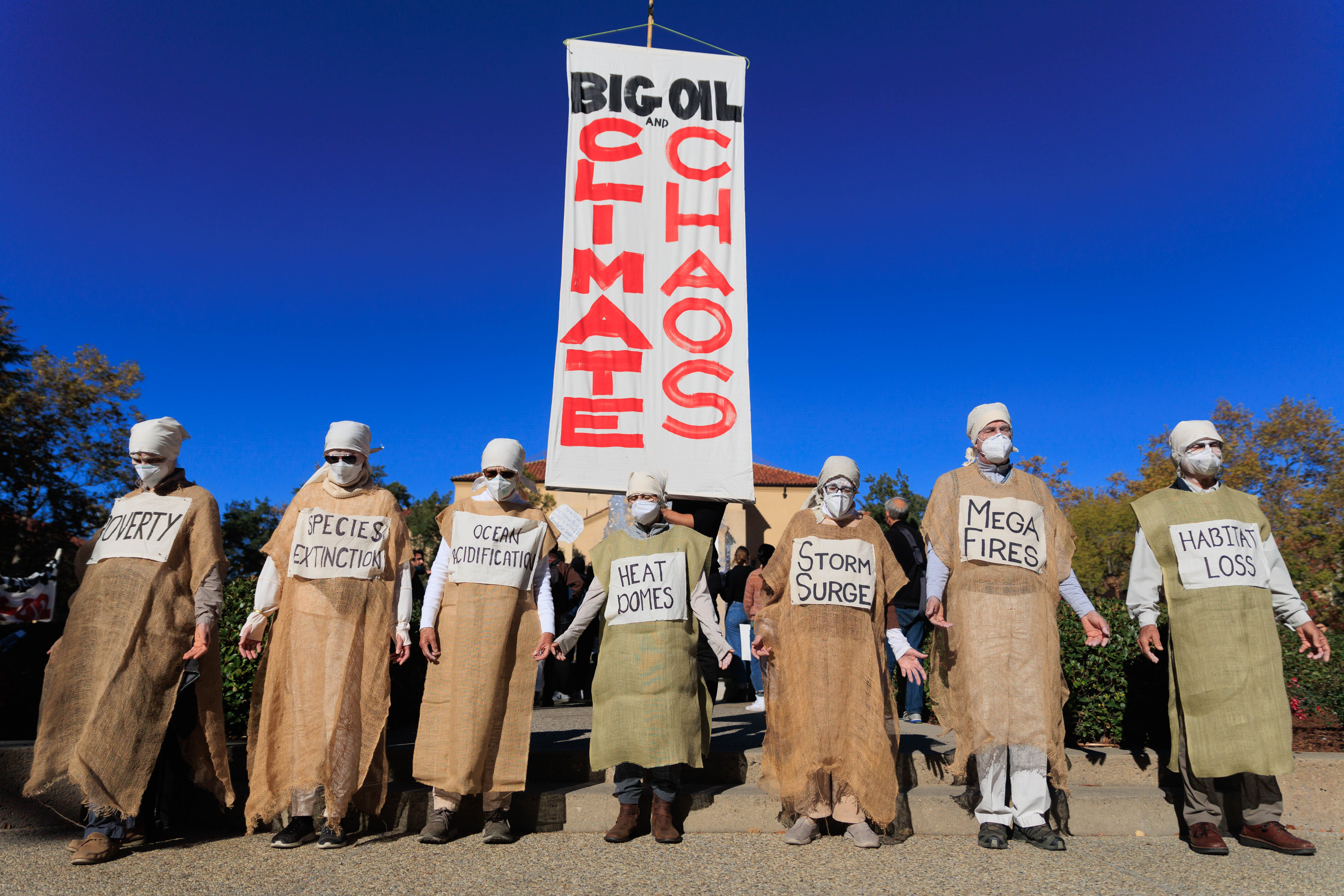 Exxon CEO visits Stanford plugging company's plan for carbon neutrality, sparks protest