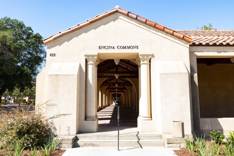 Encina Commons, the home of the Center for African Studies. (Photo: THOMAS YIM/The Stanford Daily)