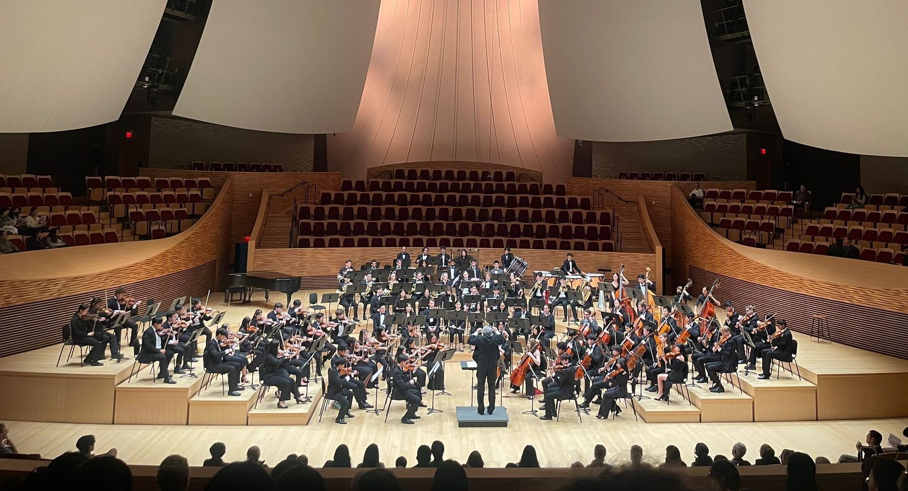 Concerto Performance Concerto Competition winners and Symphony Orchestra brighten the night