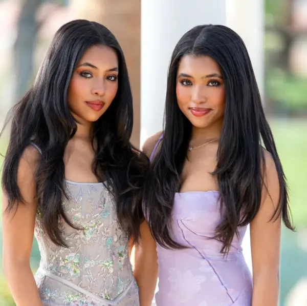 Mirabelle Lee '29 and Anais Lee '29 pose.