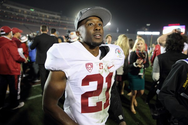 Ronnie Harris on the field after Stanford defeated Iowa 45-16 in the 102nd Rose Bowl Game in 2016. Thoreau Giving, founded by Harris, will hold a charity golf tournament at Stanford's course for the third straight year. (Photo: Bob Drebin/ISI Photos)