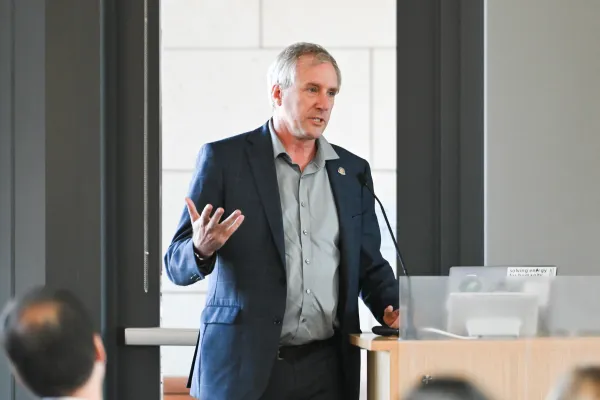 California Energy Commission Chairman David Hochschild presents the opening keynote of Climate Week 2025 in the Mackenzie Room on Oct. 20. (Photo: MILO KEVORKIAN/The Stanford Daily)