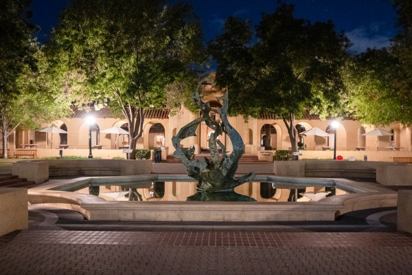 An image of the Claw fountain. (Photo: MICHAEL YU/The Stanford Daily)
