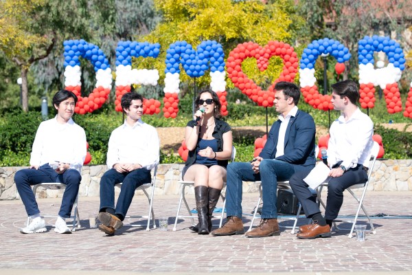Four panelists and a moderator gathered at Meyer Green to speak about free speech amid political polarization (PHOTO: Cayden Gu/THE STANFORD DAILY)