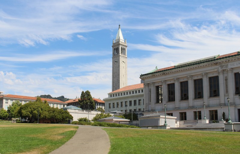 Stanford and Cal architecture: Who built it best?
