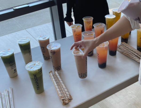 A variety of boba teas on a table. (Photo: MARIA CHICA/The Stanford Daily)