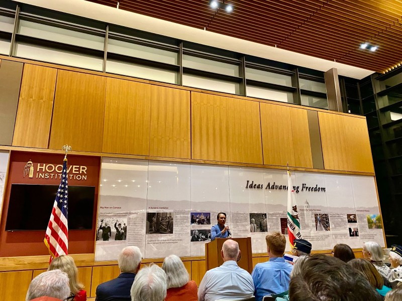 Stanford and City of Palo Alto hold Veterans Day celebration, recognize Vietnam War veteran