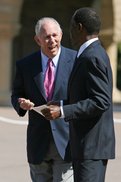 John Brodie arrives at the Bill Walsh memorial at Stanford's Memorial Church back in 2007. The Former Stanford football and golf star passed away on Jan. 23 at the age of 90. (Photo: DAVID GONZALES/ISI Photos)