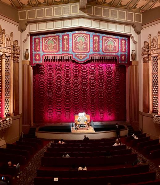 The Stanford Theatre, built in the 1920s, frequently holds screenings of classic films. (Photo: LARA SEYAHI/The Stanford Daily)