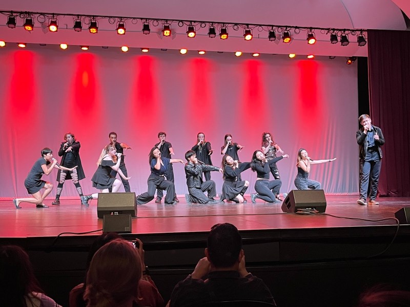 A cappella groups showcase vocal versatility at campus riff-off 2 A cappella groups showcase vocal versatility at campus riff-off