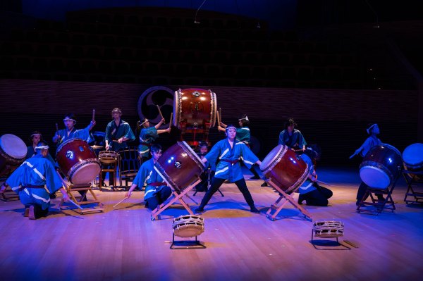Stanford Taiko performs onstage.