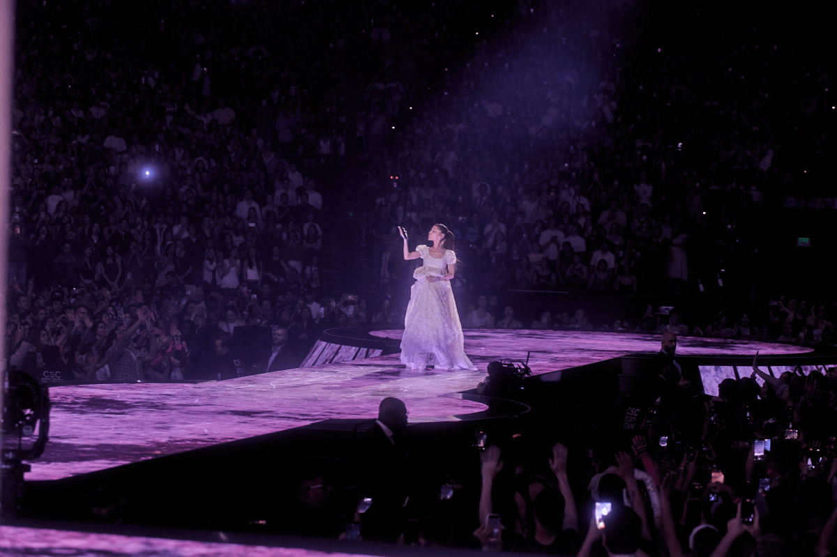 Ariana Grande’s ‘Eternal Sunshine’ tour looks forward while making peace with the past
