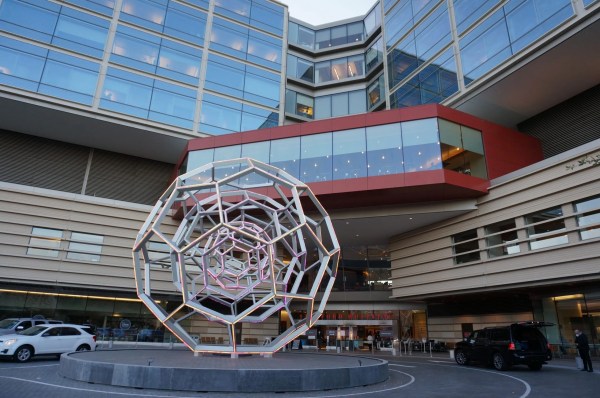 Stanford Health Care forms part of Stanford Medicine’s system. (Photo: CRYSTAL CHEN/The Stanford Daily)