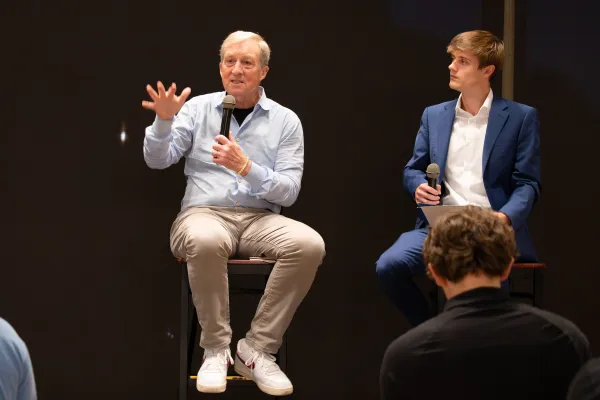 Steyer, a former presidential and gubernatorial, speaks with Stanford in Government. (Photo: CAYDEN GU/The Stanford Daily)