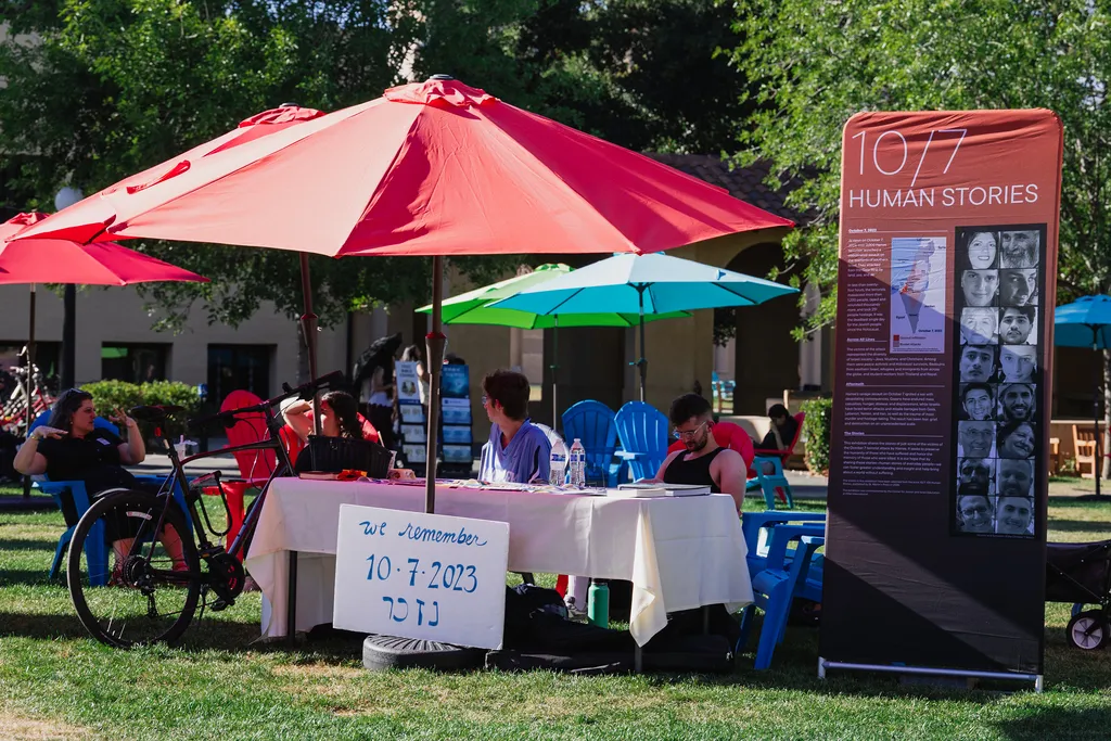 Jewish community mourns Oct. 7 with memorial, first since every hostage returned home 8 Jewish community mourns Oct. 7 with memorial, first since every hostage returned home