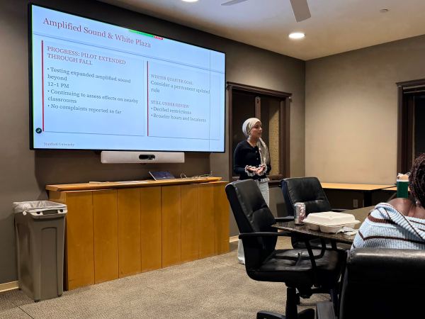 UGS Co-Chair Laila Ali ’28 presents updates from the free-speech pilot program. (Photo: HELEN GRIFFITH/The Stanford Daily)