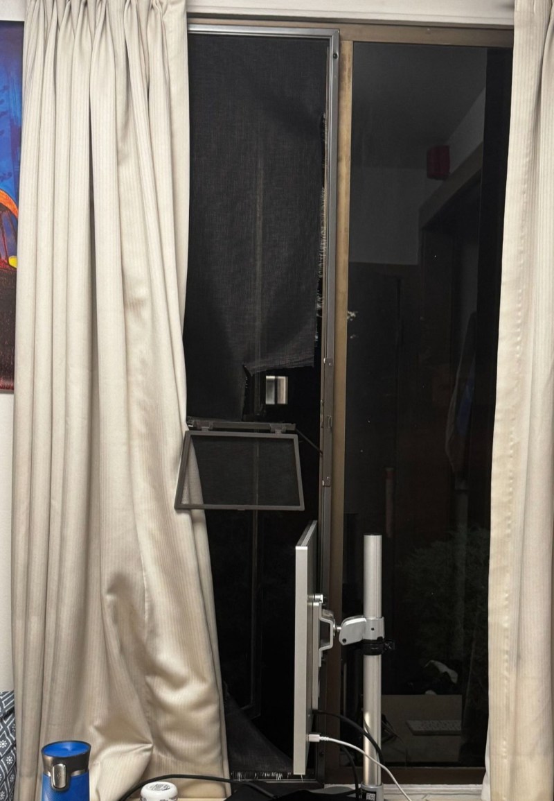 Burglar breaks into 1115 Campus Drive, suspect apprehended 1 Burglar breaks into 1115 Campus Drive, suspect apprehended