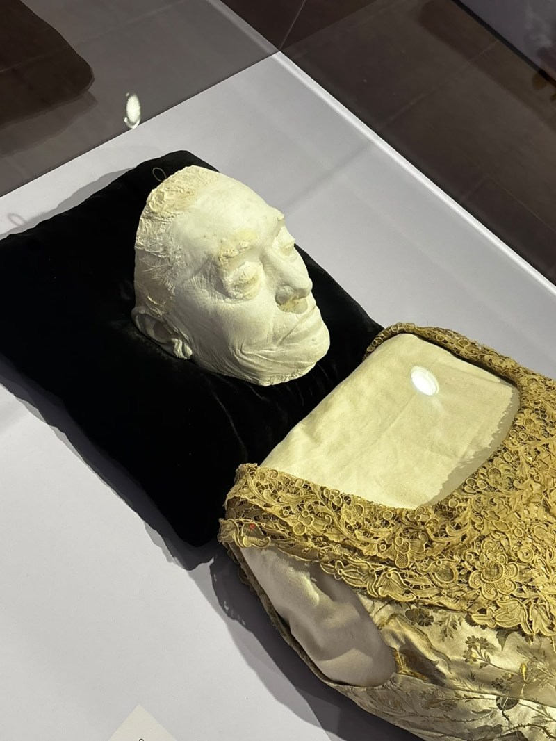 Jane, the Virgo: Cantor exhibition finds Stanford's founder in half-mourning 2 Jane, the Virgo: Cantor exhibition finds Stanford's founder in half-mourning
