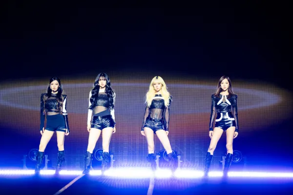 aespa performs at Oakland Arena on Oct. 6 during its “Synk: Complaexity” tour. (Photo: Chris Tuite/Oakland Arena)